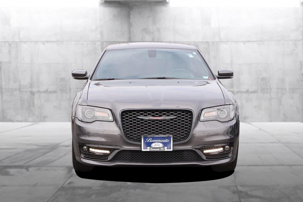 Chrysler 300 Vehicle Image 04