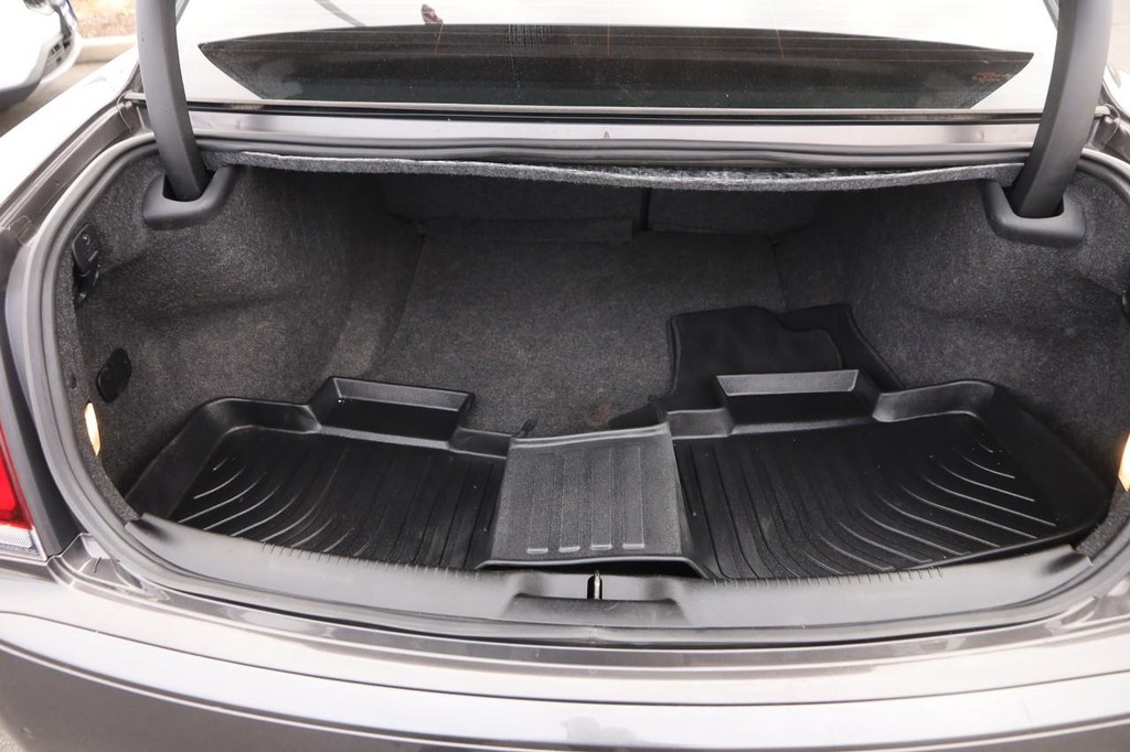 Chrysler 300 Vehicle Image 07