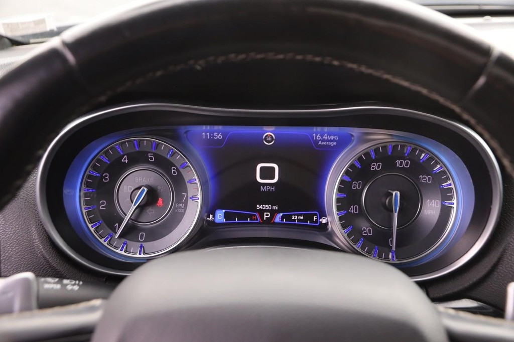 Chrysler 300 Vehicle Image 14