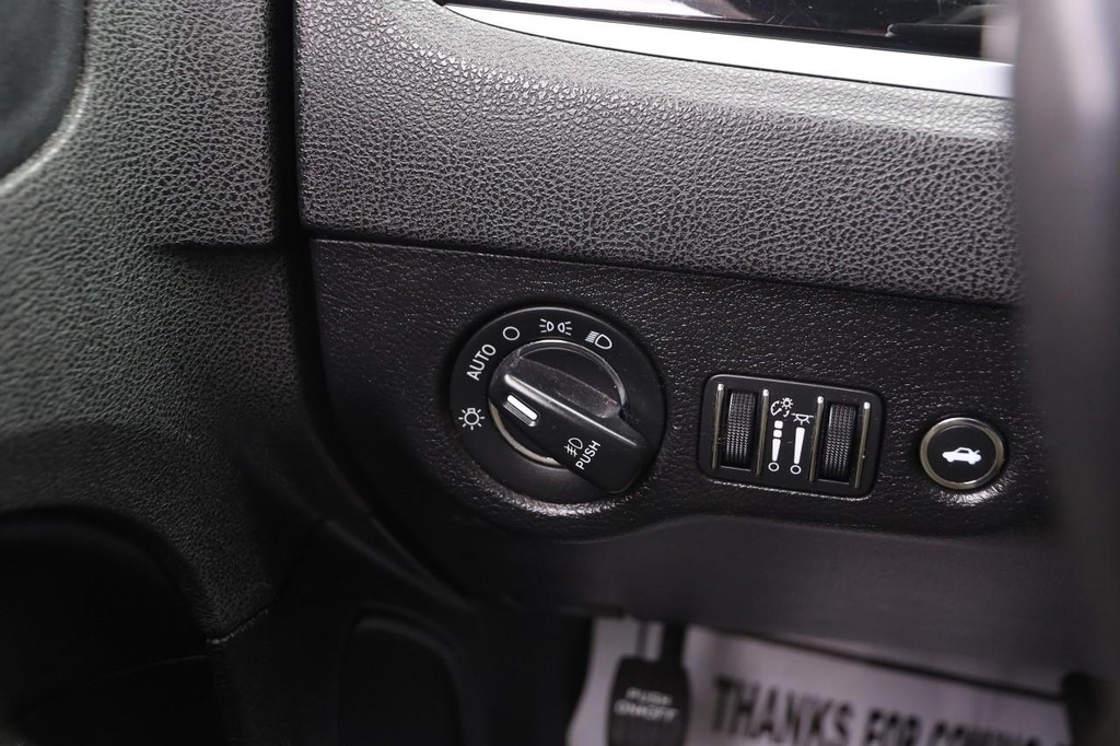 Chrysler 300 Vehicle Image 19