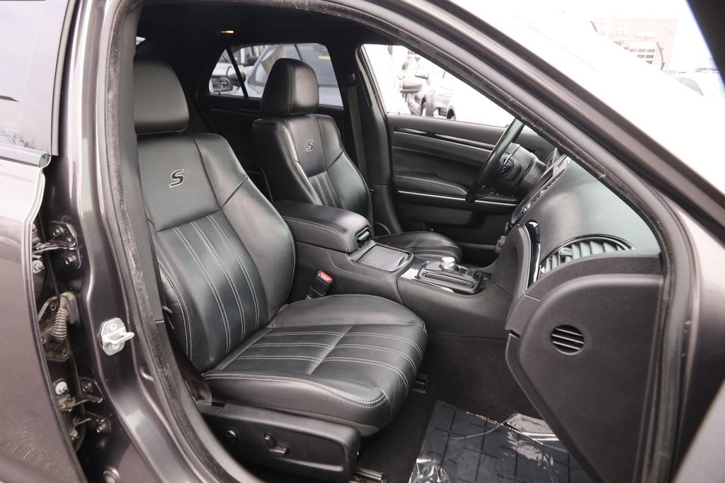 Chrysler 300 Vehicle Image 25