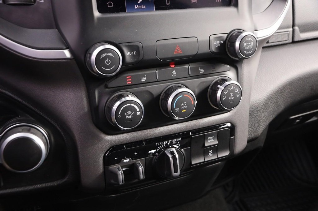 Ram 1500 Vehicle Image 17