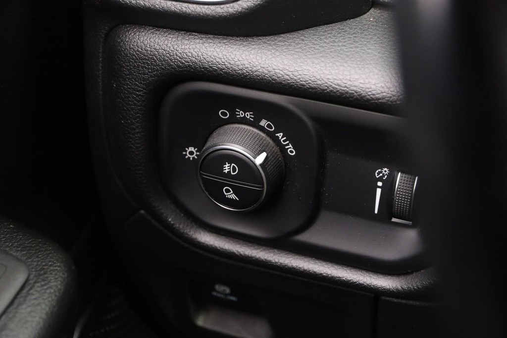 Ram 1500 Vehicle Image 19