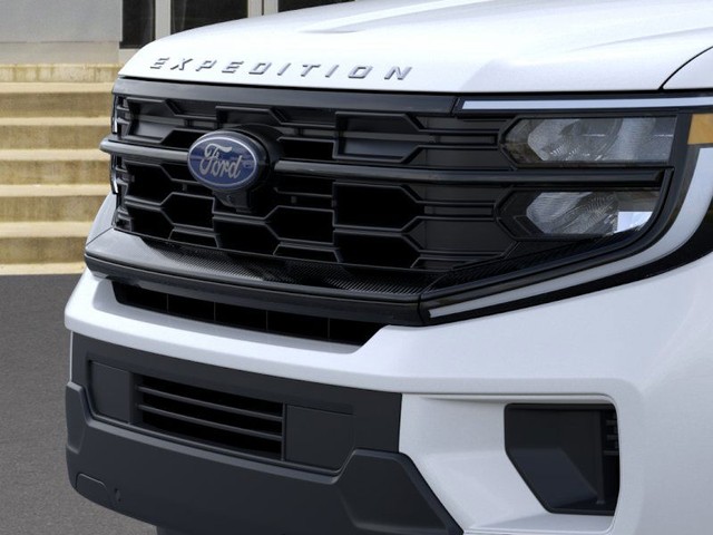 Ford Expedition Max Vehicle Image 17