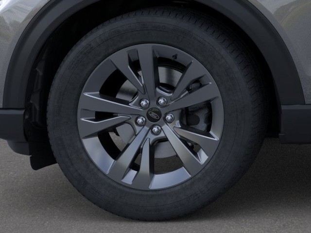 Ford Explorer Vehicle Image 19