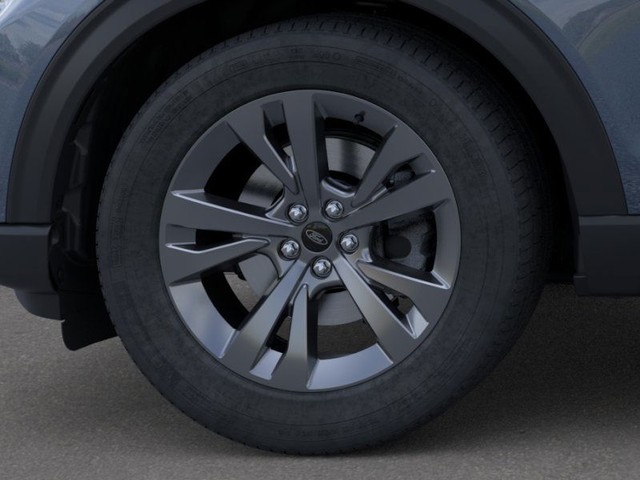 Ford Explorer Vehicle Image 19