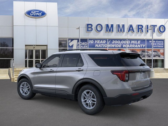 Ford Explorer Vehicle Image 04