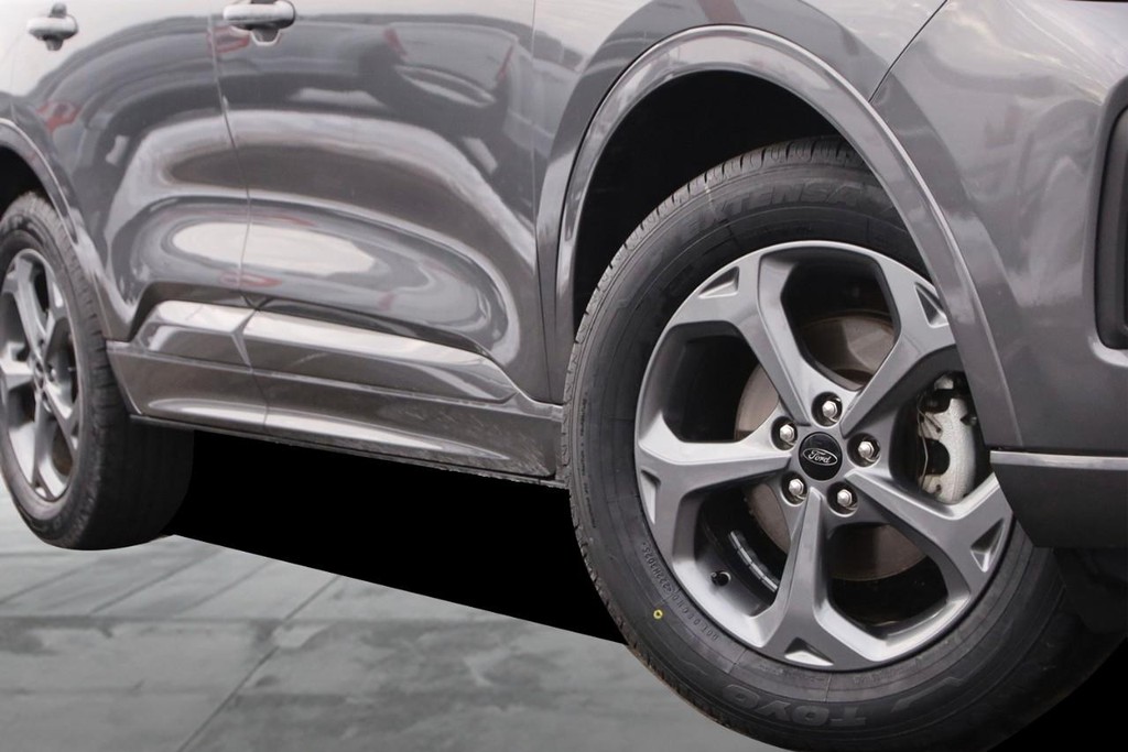 Ford Escape Vehicle Image 03