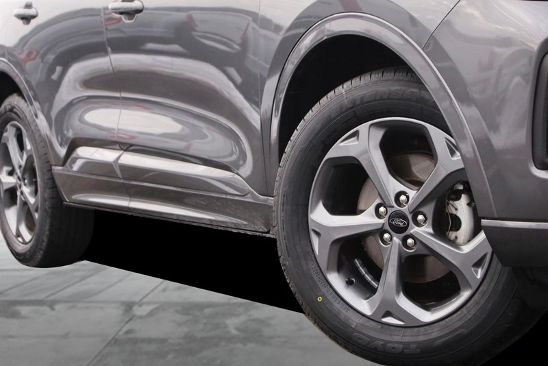 Ford Escape Vehicle Image 03