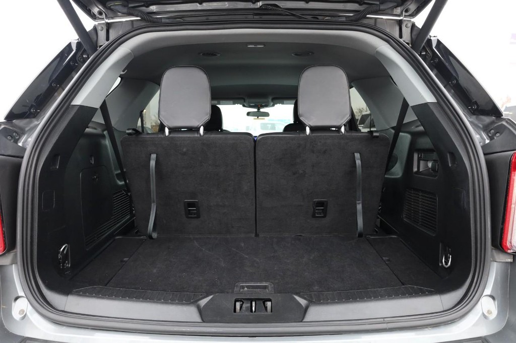 Ford Explorer Vehicle Image 07