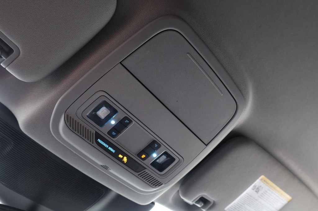 Ford Explorer Vehicle Image 18