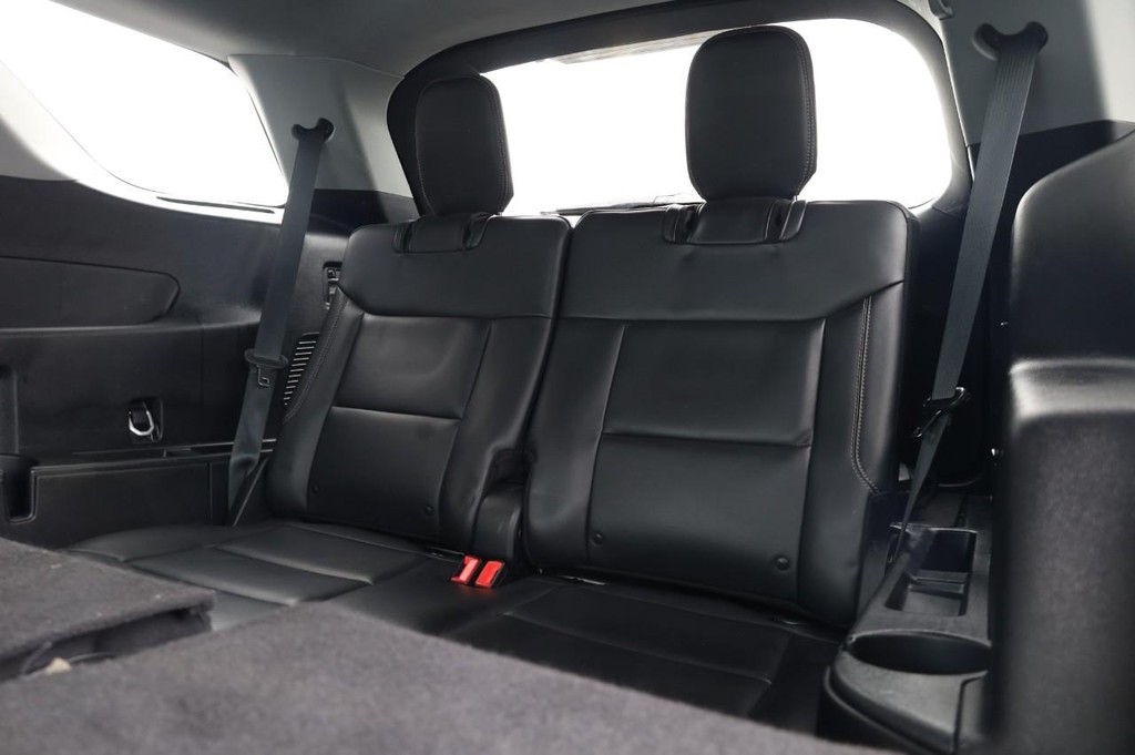 Ford Explorer Vehicle Image 26