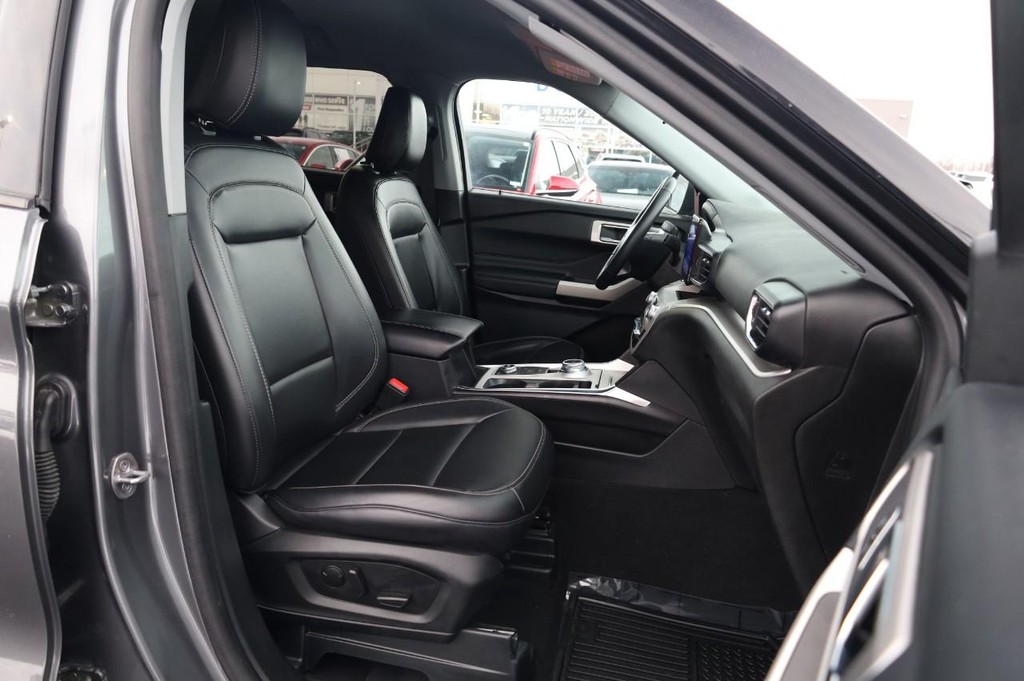 Ford Explorer Vehicle Image 27