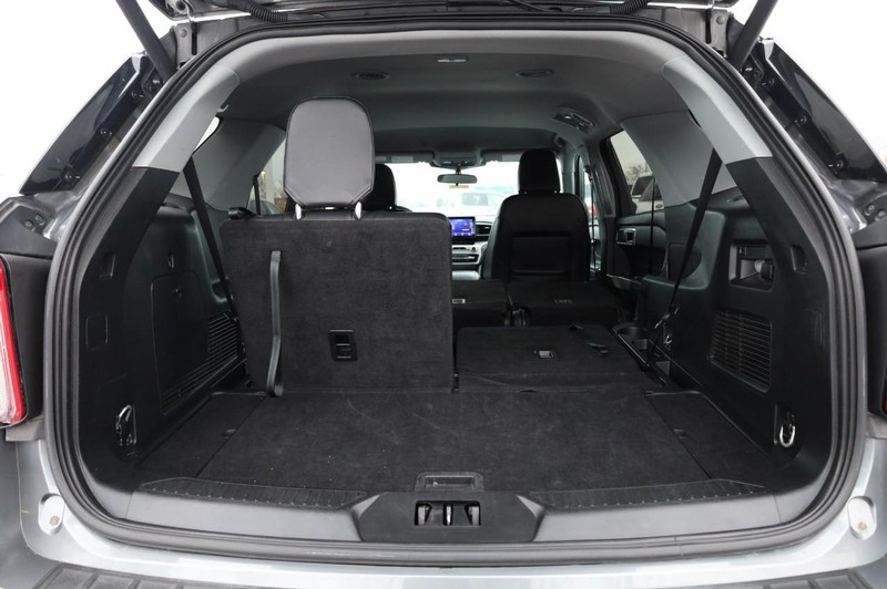 Ford Explorer Vehicle Image 08