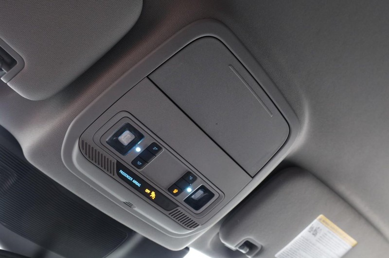 Ford Explorer Vehicle Image 18