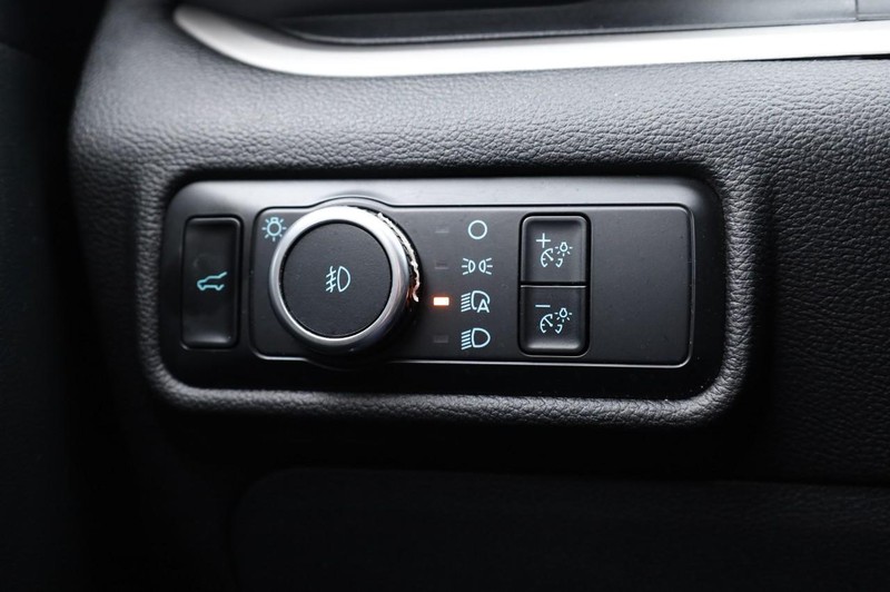 Ford Explorer Vehicle Image 20