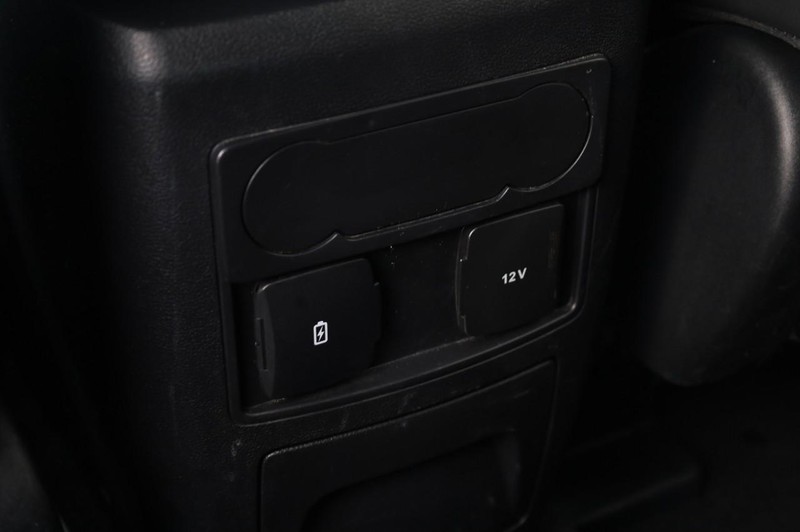 Ford Explorer Vehicle Image 23