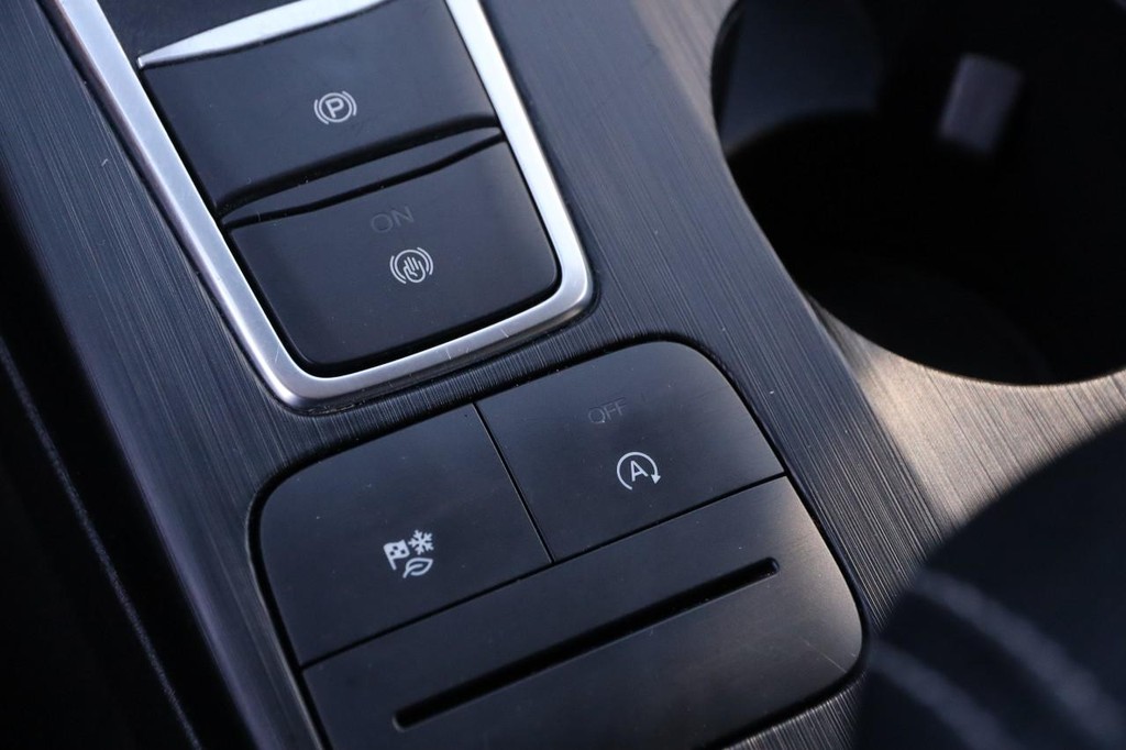 Ford Escape Vehicle Image 18