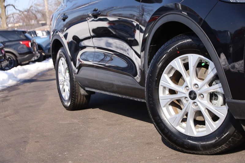 Ford Escape Vehicle Image 03