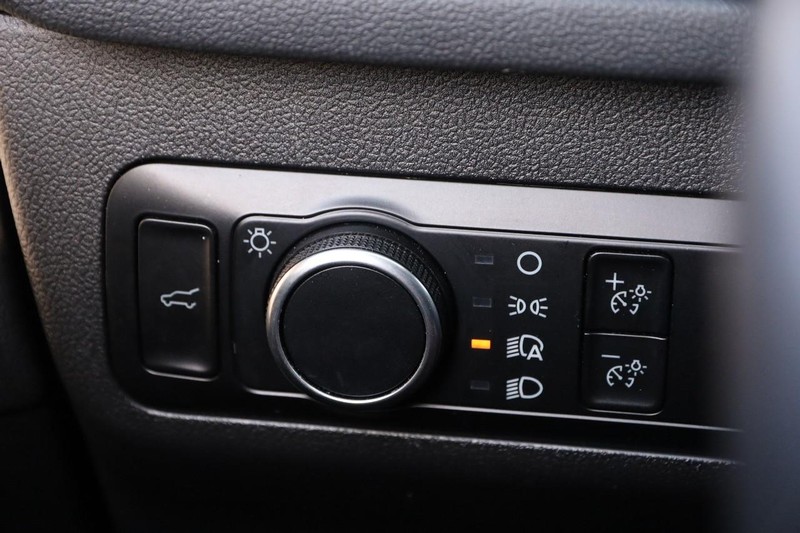 Ford Escape Vehicle Image 19