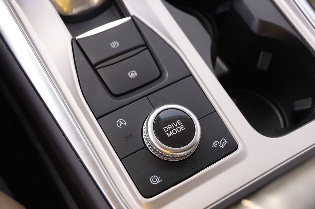 Ford Explorer Vehicle Image 21