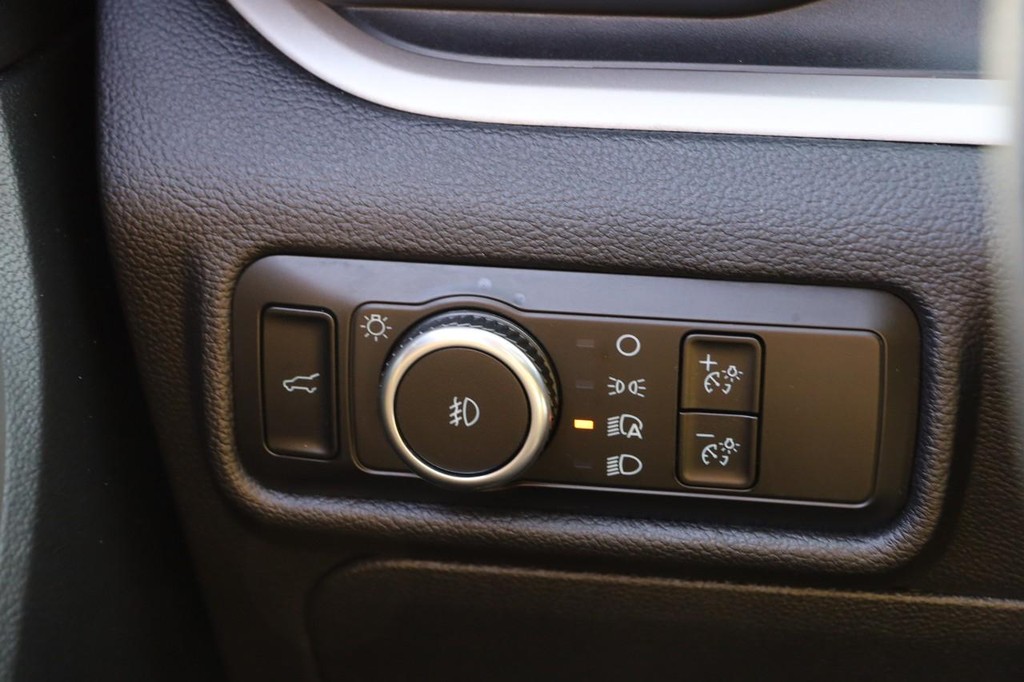 Ford Explorer Vehicle Image 22