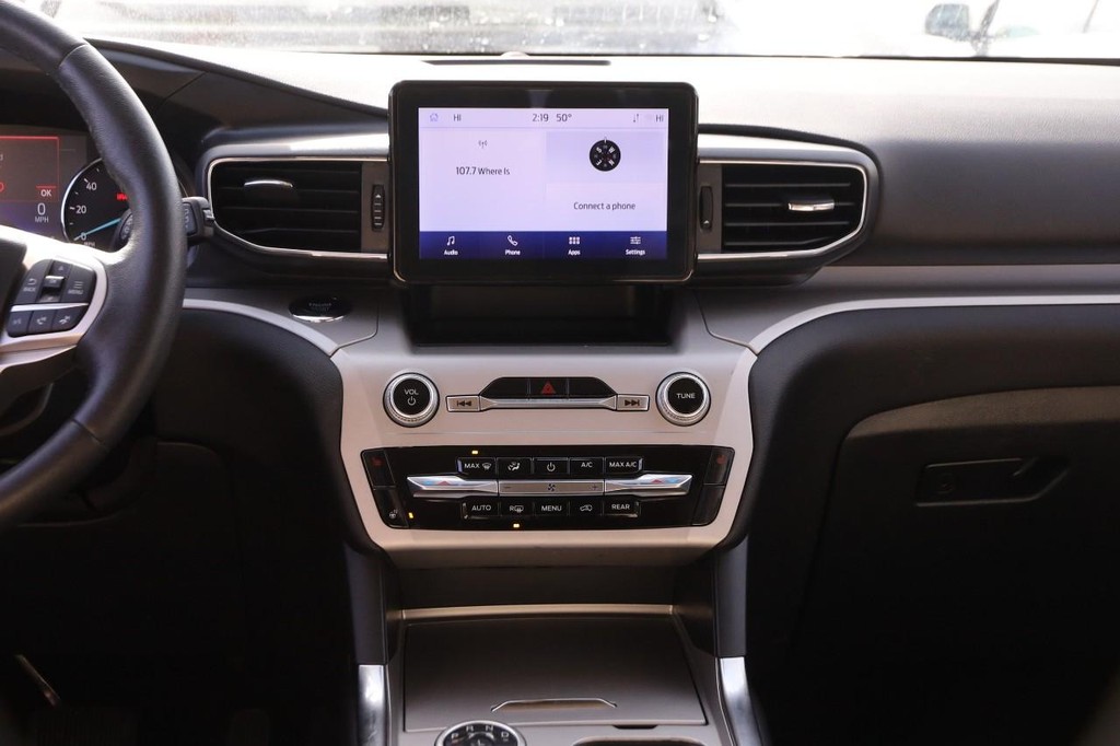 Ford Explorer Vehicle Image 26