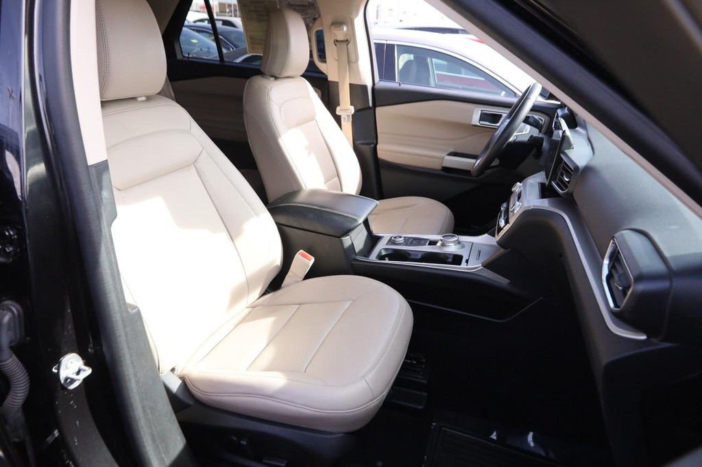 Ford Explorer Vehicle Image 28