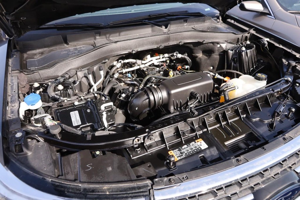 Ford Explorer Vehicle Image 29