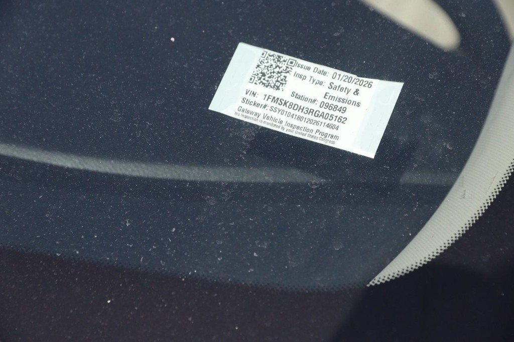 Ford Explorer Vehicle Image 31