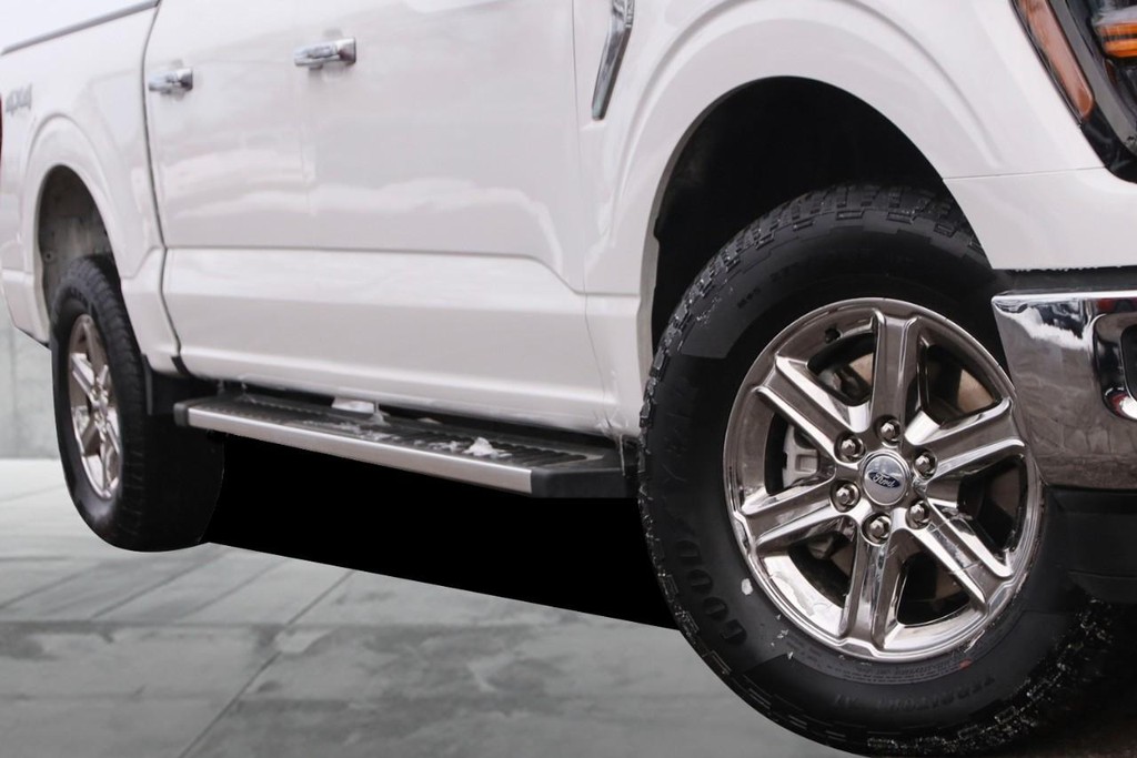 Ford F-150 Vehicle Full-screen Gallery Image 3