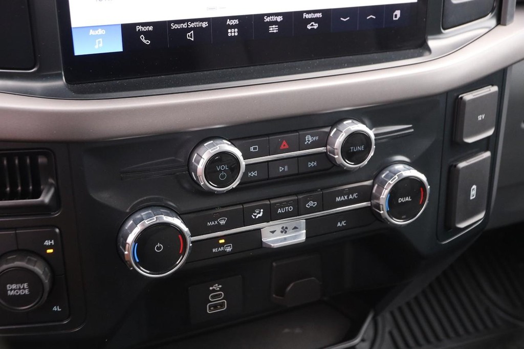 Ford F-150 Vehicle Full-screen Gallery Image 16