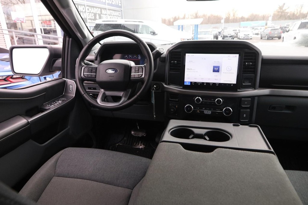 Ford F-150 Vehicle Full-screen Gallery Image 19