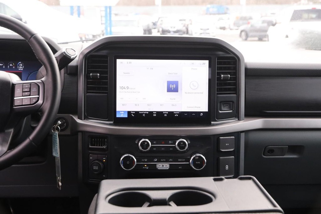 Ford F-150 Vehicle Full-screen Gallery Image 21