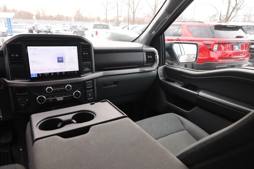 Ford F-150 Vehicle Full-screen Gallery Image 22