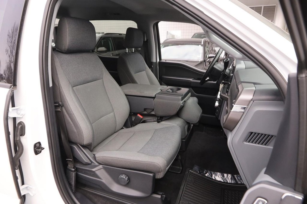 Ford F-150 Vehicle Full-screen Gallery Image 23