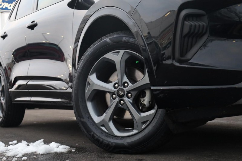 Ford Escape Vehicle Image 03