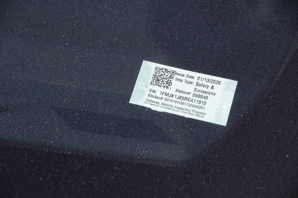 Ford Expedition Max Vehicle Image 11