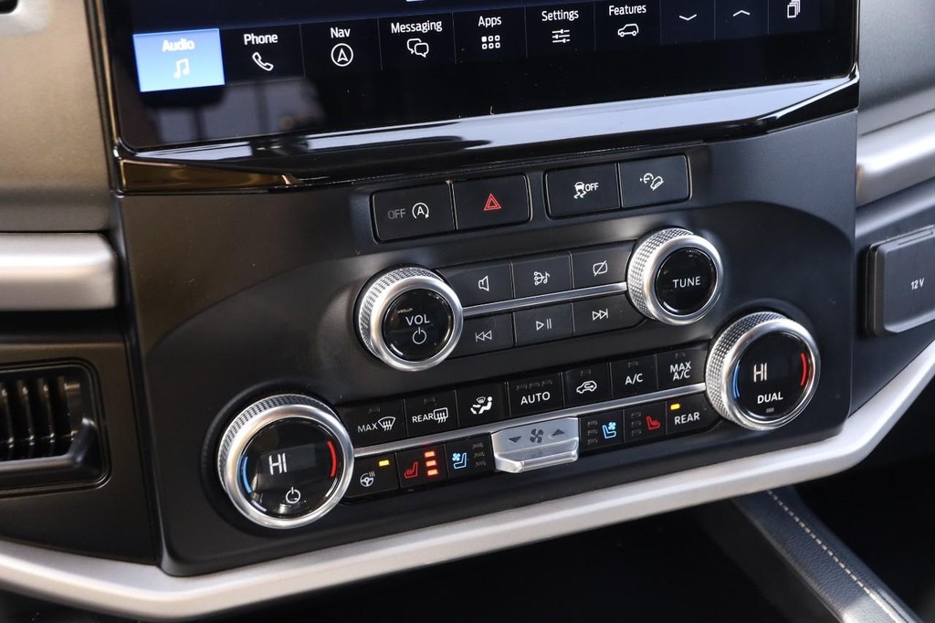 Ford Expedition Max Vehicle Image 19