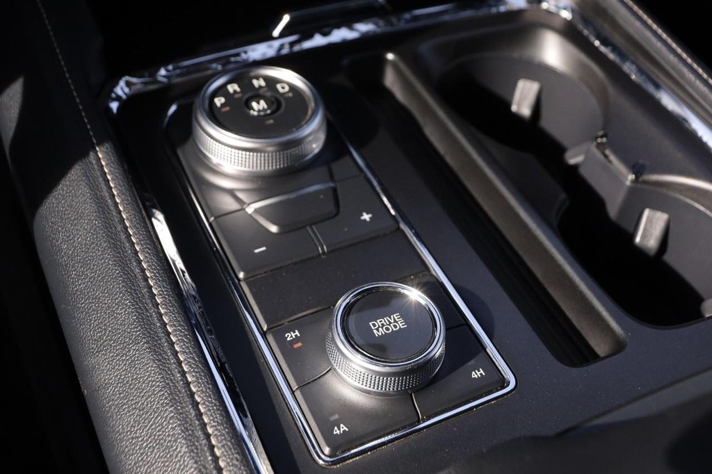 Ford Expedition Max Vehicle Image 20