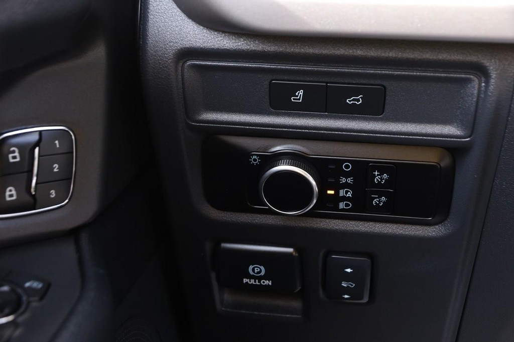 Ford Expedition Max Vehicle Image 21