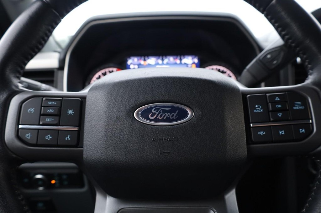 Ford F-150 Vehicle Full-screen Gallery Image 8