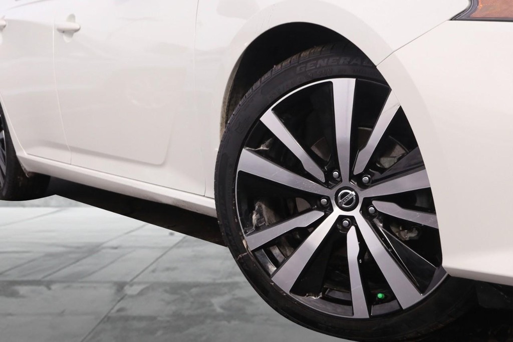 Nissan Altima Vehicle Image 03