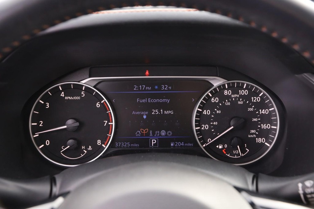 Nissan Altima Vehicle Image 13