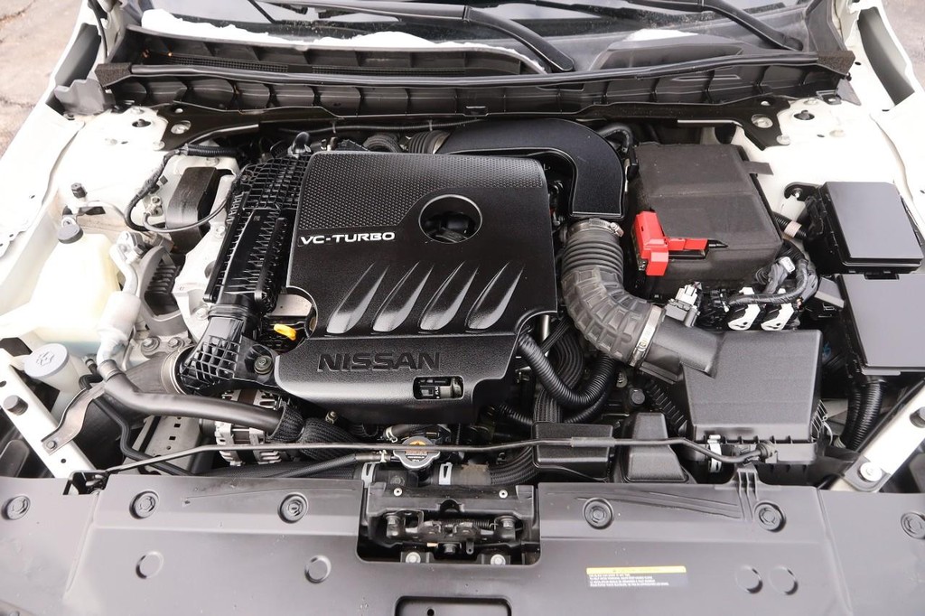 Nissan Altima Vehicle Image 25