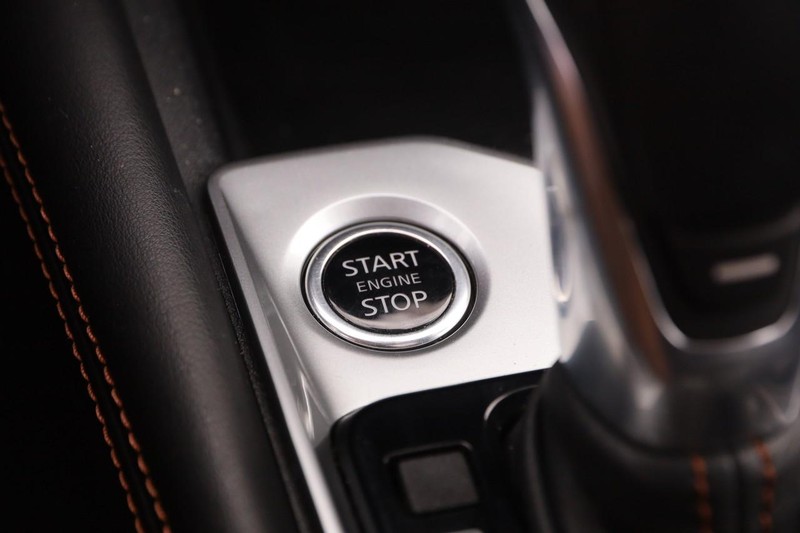 Nissan Altima Vehicle Full-screen Gallery Image 14