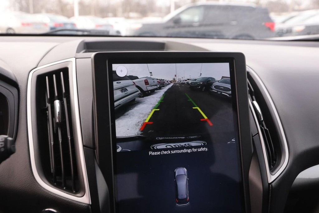 Ford Edge Vehicle Image 16