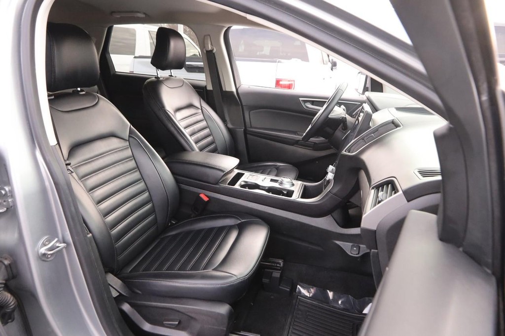 Ford Edge Vehicle Image 24