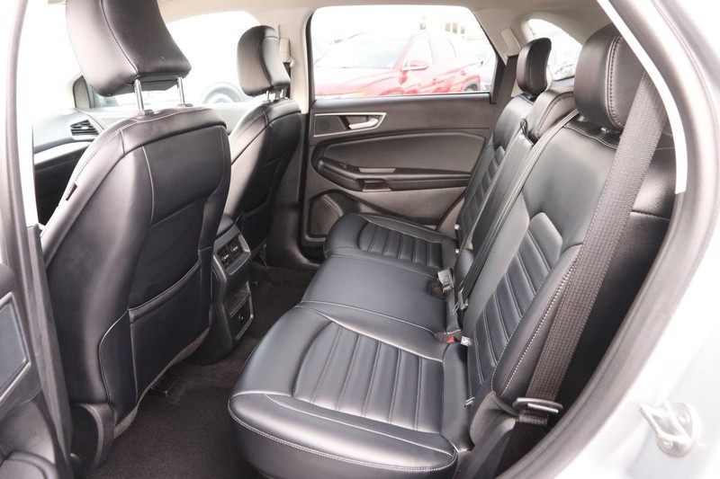 Ford Edge Vehicle Image 09