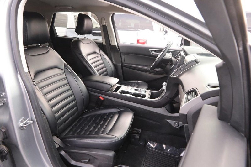 Ford Edge Vehicle Image 24